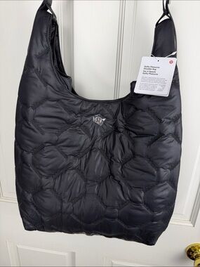 NWT Lululemon Quilty Pleasures Shoulder Bag 14L - Black - Versatile Quilted Tote